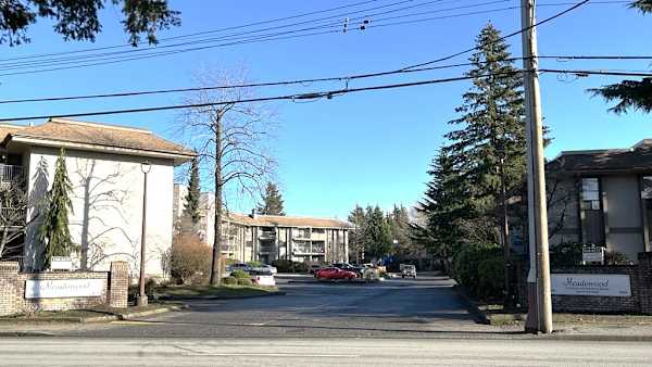 3026-3044 - 3046 Clearbrook Road property